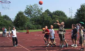 "Eleven Tigers" beim Basketballfreiwurf